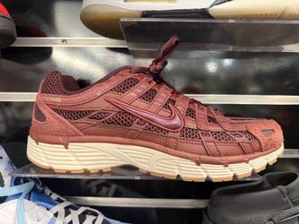 Nike P-6000 Sneaker in Brown