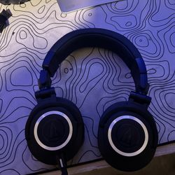 Audio-Technica ATH-M50X dj headphones