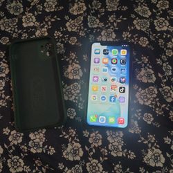 iPhone 11 64g Works Great $120 