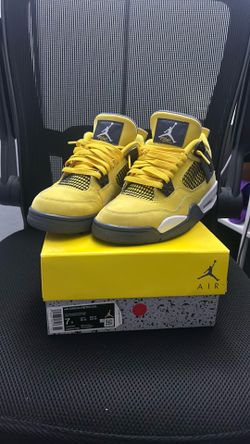 Air Jordan 4 Retro Lightning