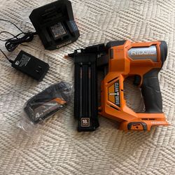 18V Brushless Cordless 18-Gauge 2-1/8 in. Brad Nailer with 4.0 Ah Lithium-Ion Battery Set With Bag