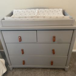 Delta Dresser And Changing Table