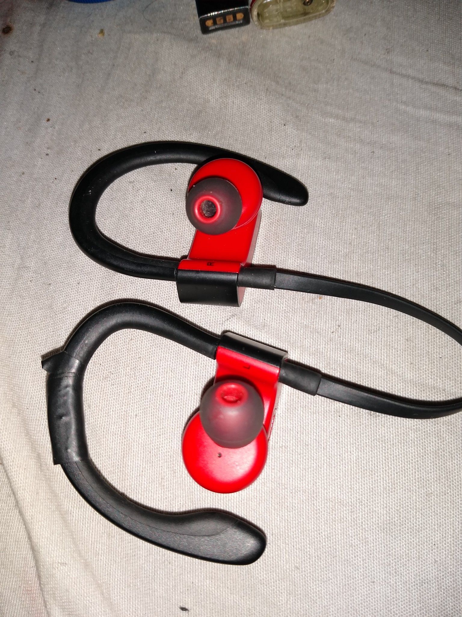 Powerbeats 3 used