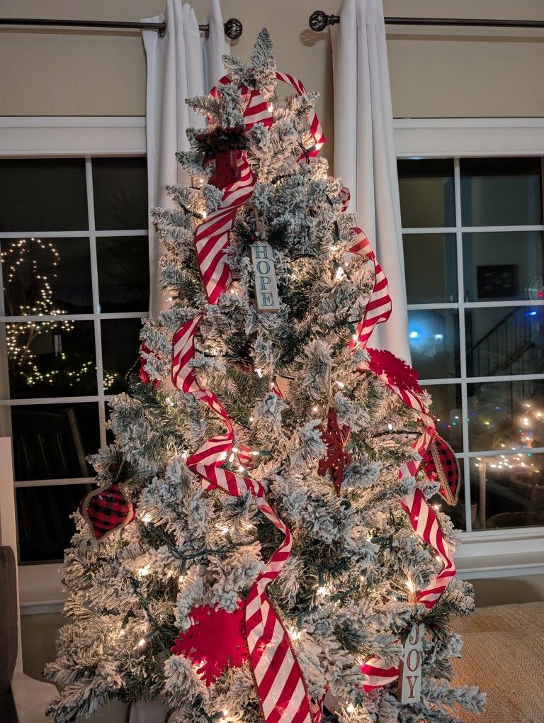 Christmas Tree 7.5 Feet Tall