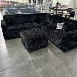 4-Piece Sectional Set LAF Loveseat + RAF Loveseat + Corner Wedge + Cocktail Ottoman  Color: Black.  🔥  Seccional De 4 Piezas Color Negro 
