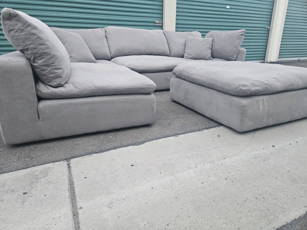 FREE DELIVERY!!! Bobs Furniture "Dream" Gray Modular 5 Piece Couch ($2.2K Retail...55% OFF)