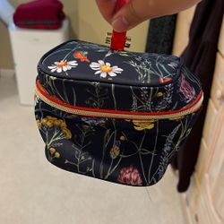 Estée Lauder Cosmetic Bag 