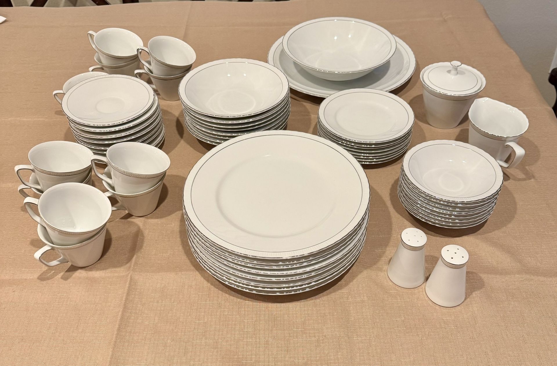 Vintage Dinnerware Regal By Gold China