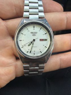 Vintage Seiko 5 Automatic 7009-3040 White Dial Day Date Stainless Watch