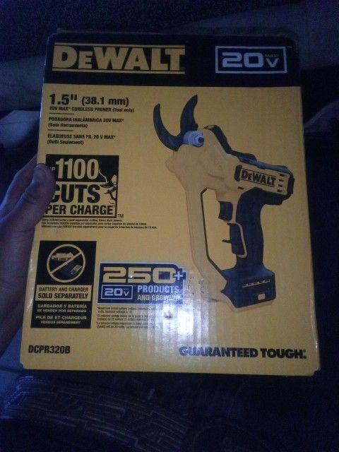 DeWalt Pruner