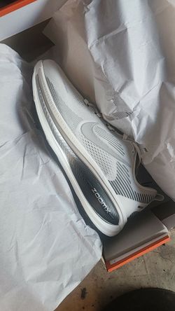 Nike Vomero 18 RR - Size 11 Mens