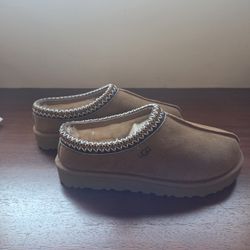 UGG Tasman