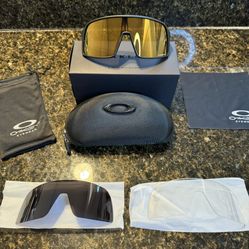 Oakley Sutro 