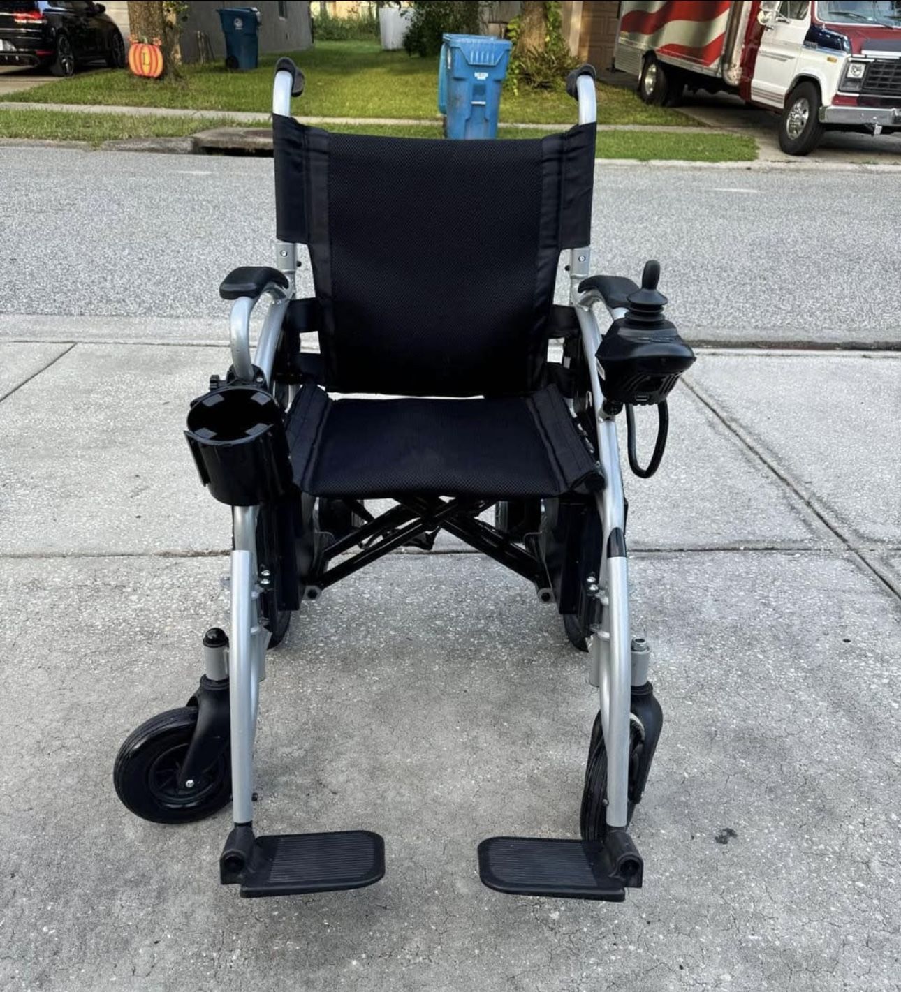 Zip’r Folding Wheel Chair