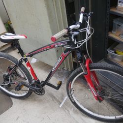 SPESIALIZED HARDROCK SPORT BICYCLE 17 INCH FRAME, SR SUNTOUR XCT-V2-MLO FRONT SHOCKS, SPECIALIZED FRONT AND REAR HUBS , SRAM SHIFTERS, SHIMANO ULTAS F