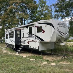 2012 Heartland Road Warrior Fifth Wheel Toyhauler/RV