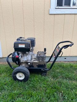 MI-T-M gasoline pressure washer with Honda motor