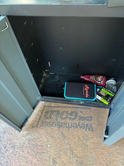 Tool cabinet