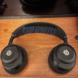 SteelSeries Arctis Nova 5 (Wireless and Playstation)
