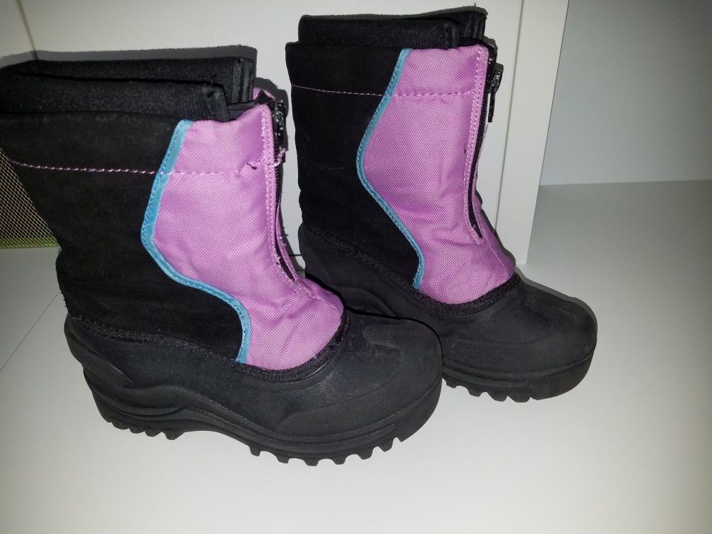 Snow boots kid's size 13