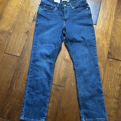 Woman’s Levi’s Jeans 