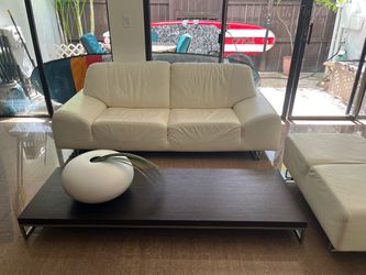 Last minute include Maxdivani Leather Sofa &  Ottoman center table and white round vase.