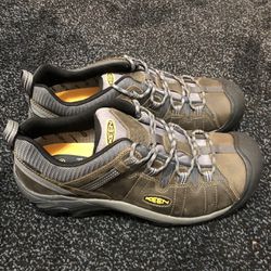 NEW Mens Sz 12 Keen Hiking Shoes