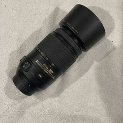 NIKON AF-S 55-300MM F4.5-5.6 G ED VR MINT LIKE NEW