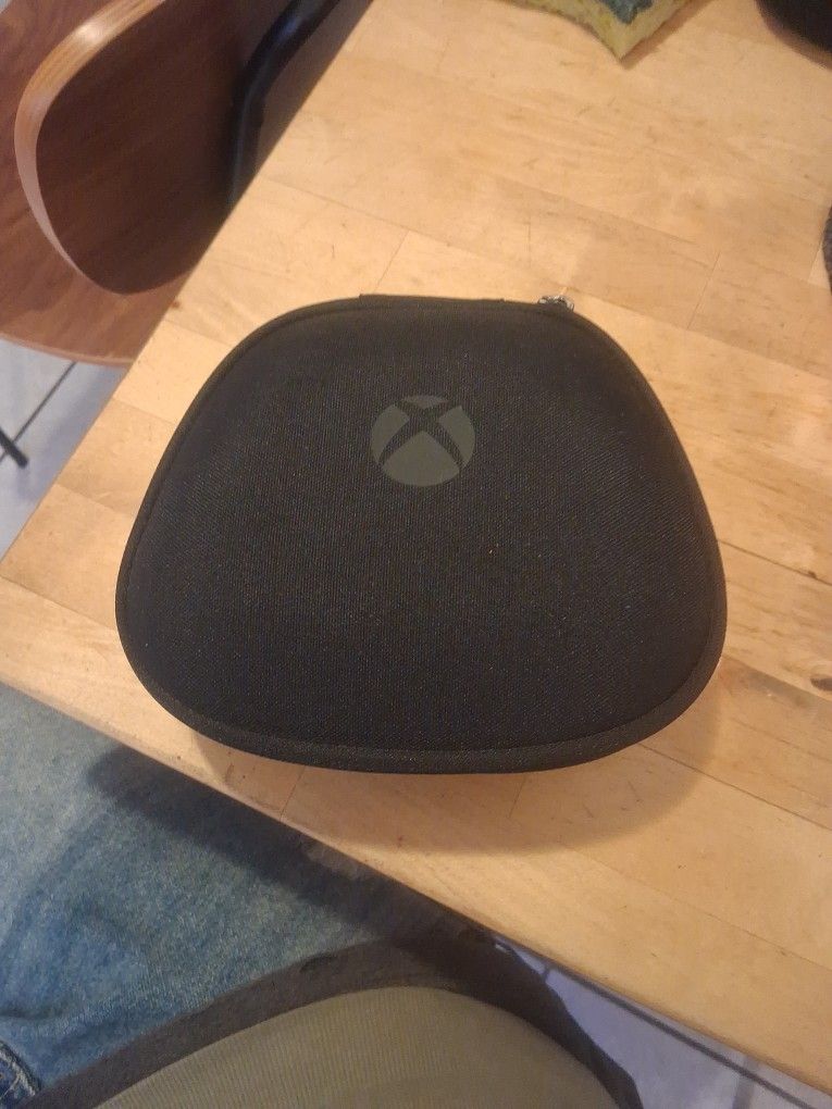 Box controller pieces and charger with no cord