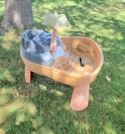 Kids sand and water table