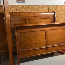 Queen Size Sleigh Bed