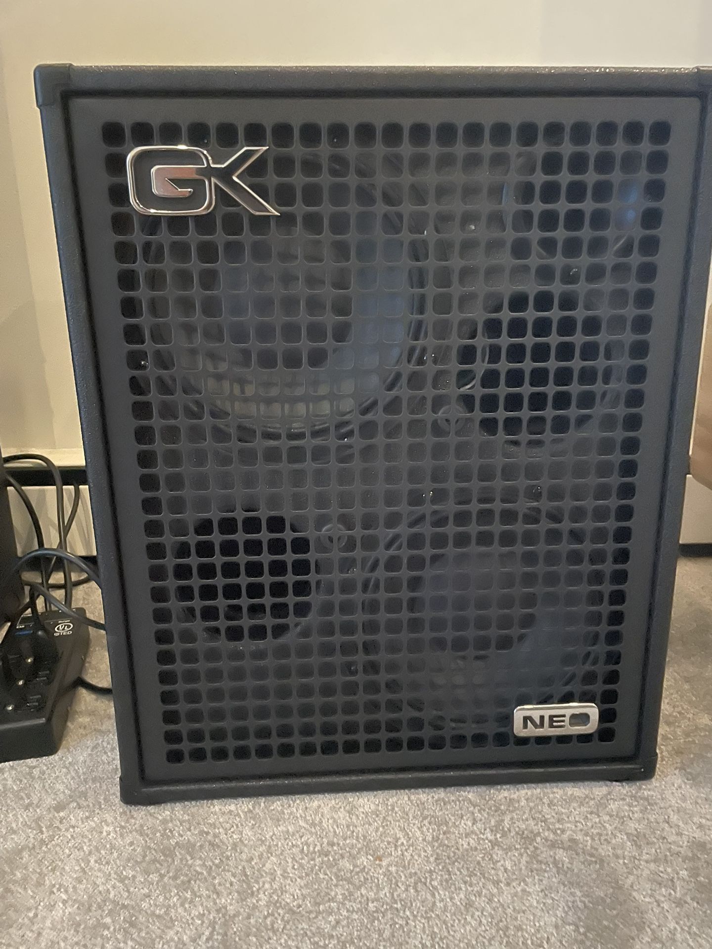 Gallien-Krueger Legacy 210 is a compact, lightweight bass combo amp