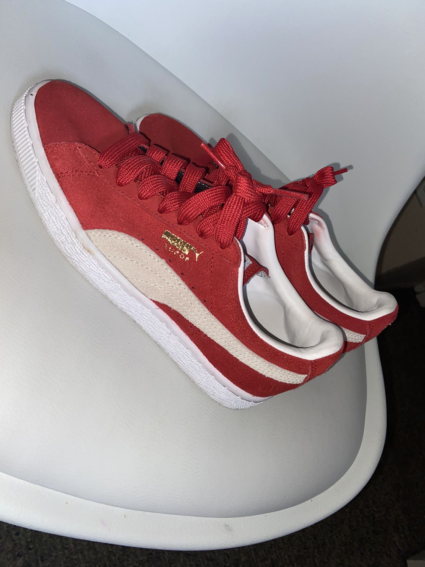 Red pumas size 5