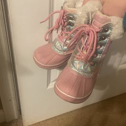 Girls Pink Snow boots!! 🎀