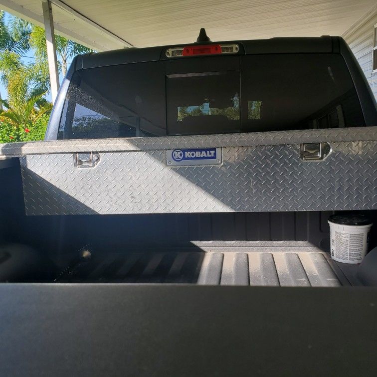 Truck bed Tool Box