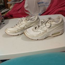 Nike Air Max Size 5Y White Sneakers 