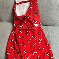 Disney Minnie Mouse  Hooded Fleece Blanket with Pockets just $5 xox