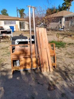 FULL SIZE MATTRESS FRAME $30