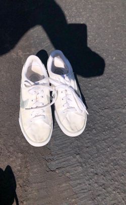 Nike girls size 7 shoe