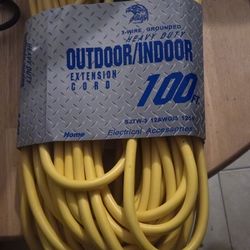 100 FEET  EXTENSION  CORD INDOOR  / Outdoor 