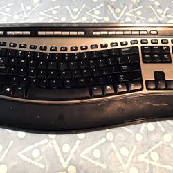 HP Ergonomic Wireless Keyboard 