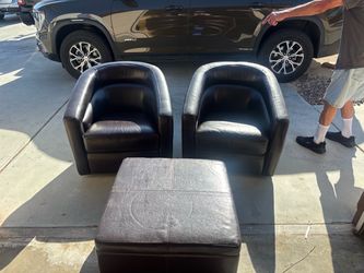Swivel chairs with storage table