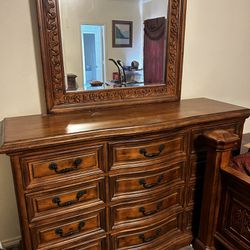 Bassett Solid Wood Dresser With Mirror