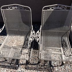 Metal Chairs With Bounce 