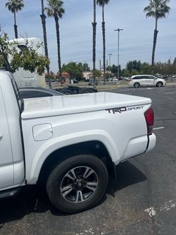 Tacoma hard top bed cover for 5ft bed