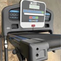 Treadmill Used Xterra TR150. 