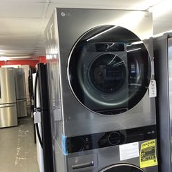 New Scratch And Dent LG Front Load Washer And Dryer Set. 1 year Warranty 