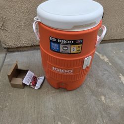 5 Gallon Igloo Water Dispenser