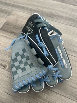 Softball glove