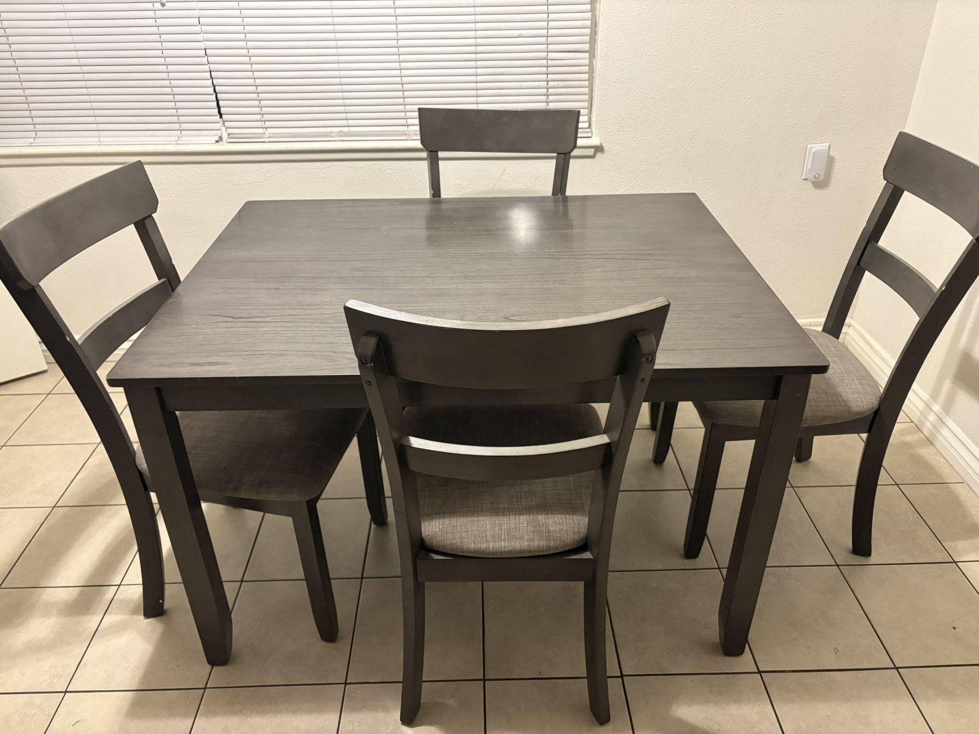 Dinning Table